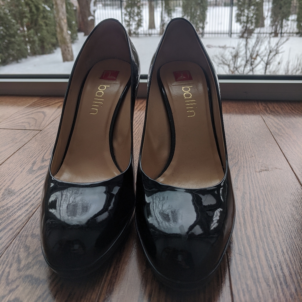 Heels - Picture 3 of 6